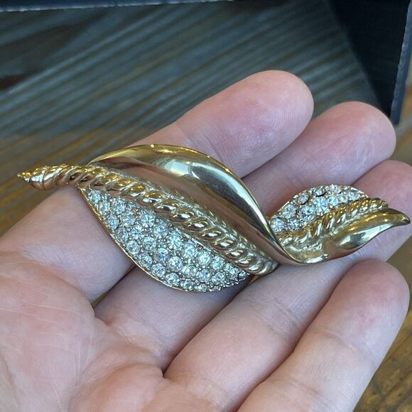 Vintage GEM CRAFT Brooch Pin Mid Century Rhinestones Extra Large Curved Leaf - Picture 2 of 11